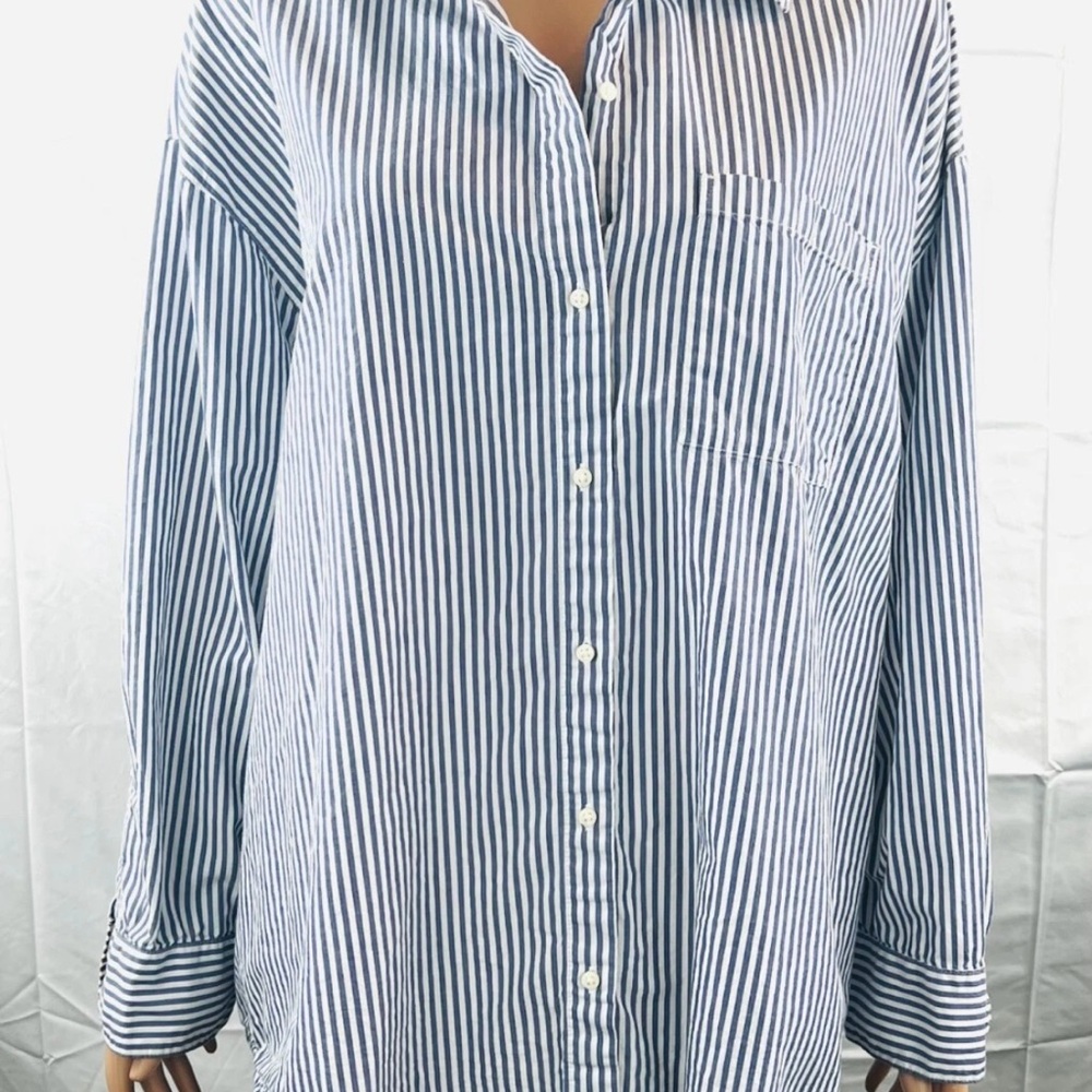 Old Navy Boyfriend Blue and White Striped Button-Up Shirt